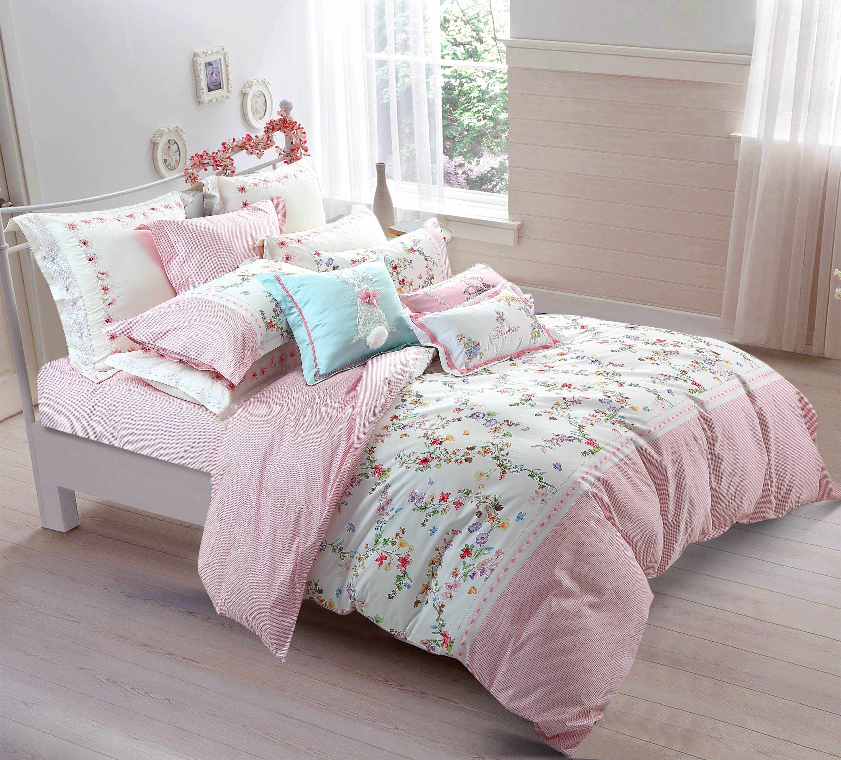Daphne Lush Floral Pattern Bedding Set Cotton and Rayon 171095 Lyocell/Rayon/Polyester Blend Print image1